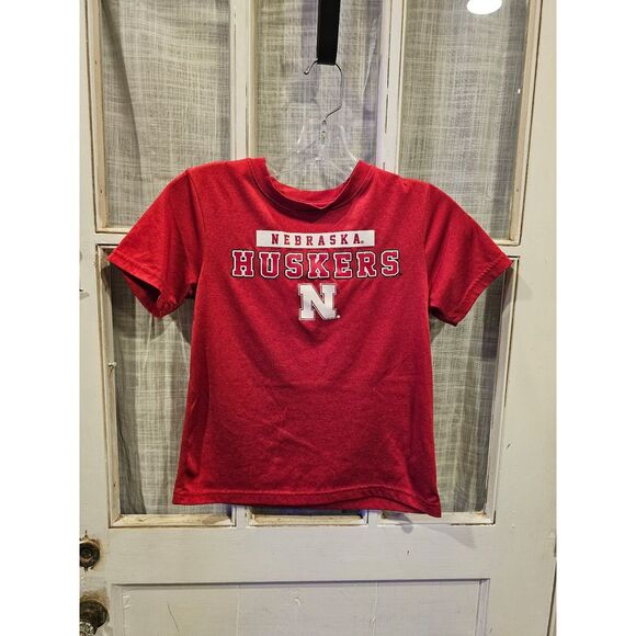Nebraska Cornhuskers Red Athletic Style T-Shirt‎ Kids Size 6/7 - Picture 1 of 4